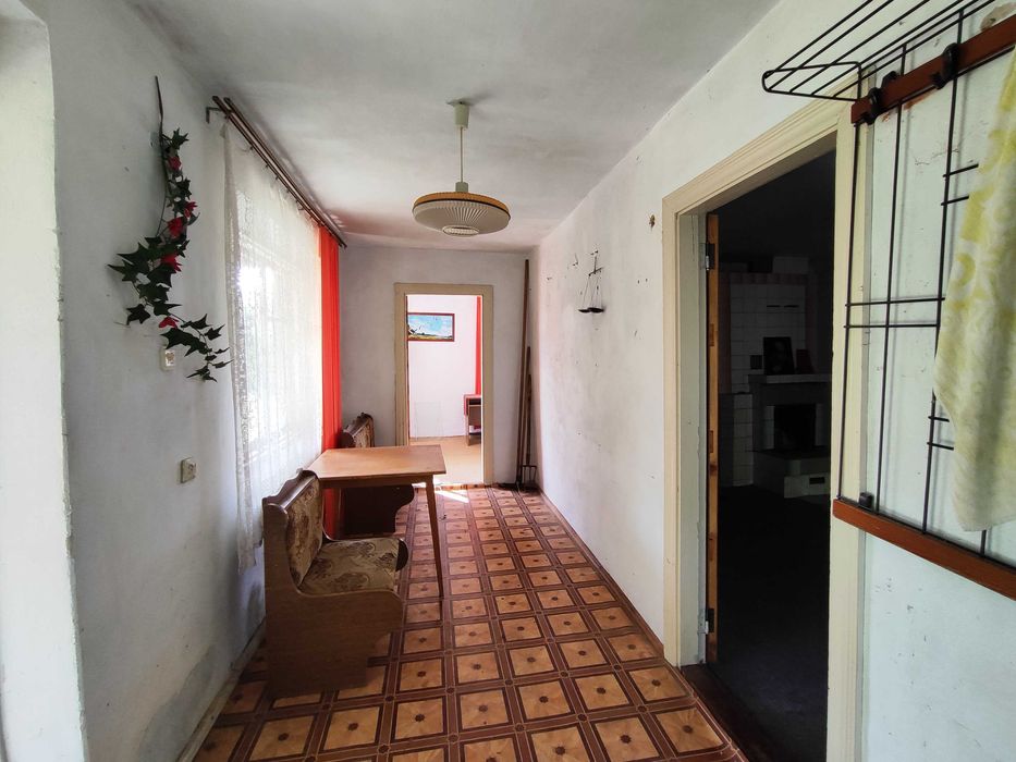 Дачний будинок з земельною ділянкою