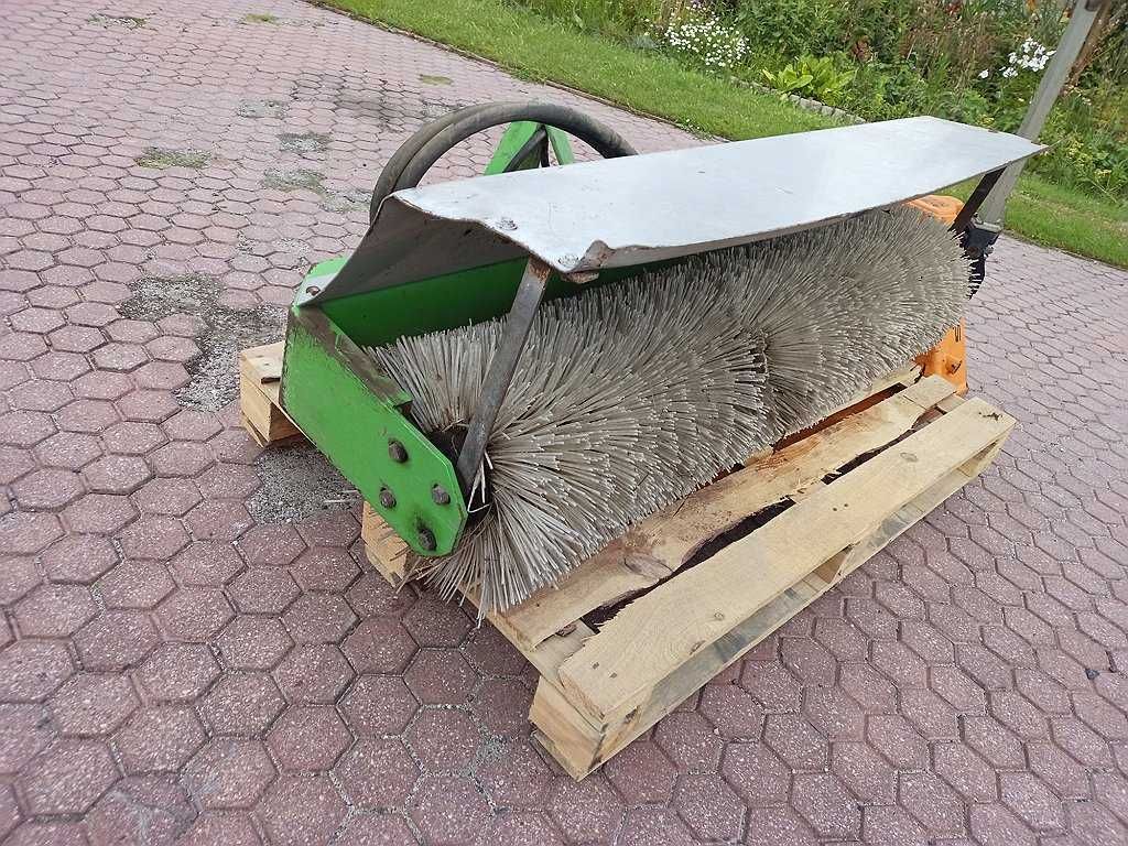 Zamiatarka dedykowana do pojazdów komunalnych EGHOLM