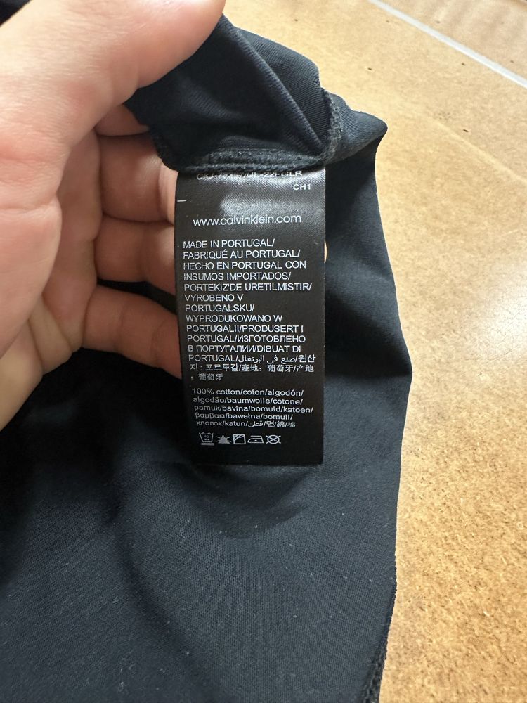 T-Shirt Calvin Klein Preta