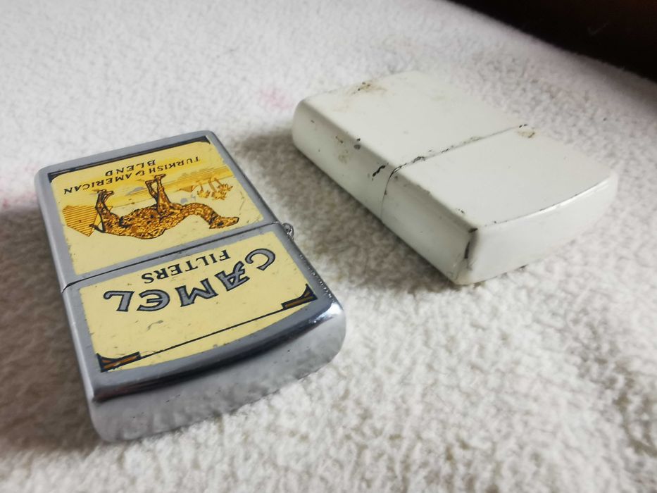 2 isqueiros para colecionadores