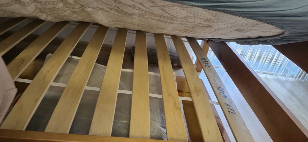 Односпальне ліжко 90×200 з ящиками з натурального дерева