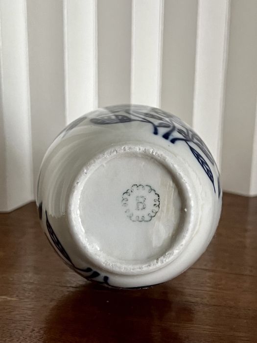 Wazonik na kwiaty porcelana Bogucice mały wazon niebieski