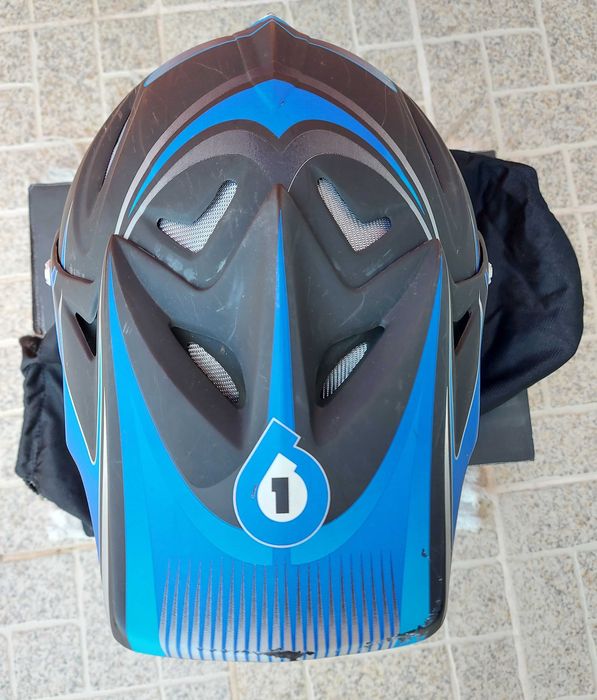 Capacete SixSixOne