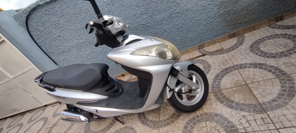 Scooter SYM VS125