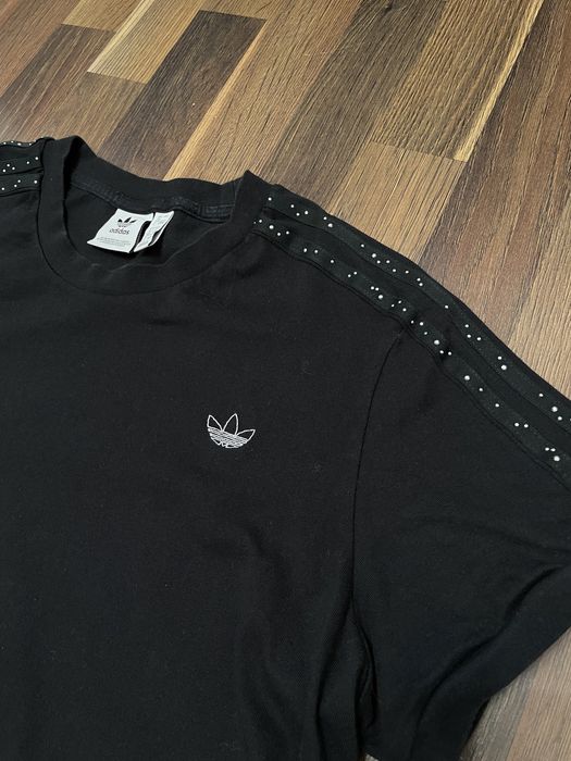 Футболка бренду adidas