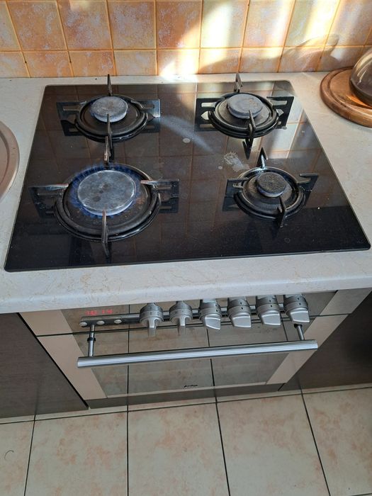 Płyta gazowa z piekarnikiem jako komplet