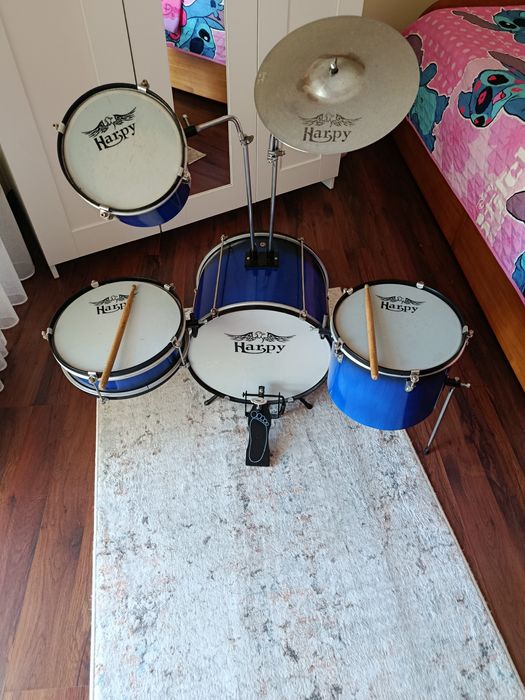 Bateria instrumental para criança.