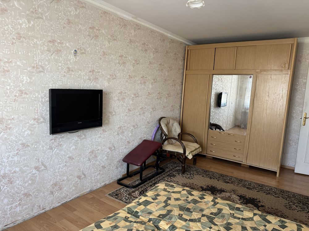 Продам 3-х кімнатну в районі ринку Урожай.