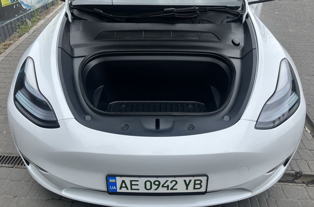Tesla Model Y 2023
