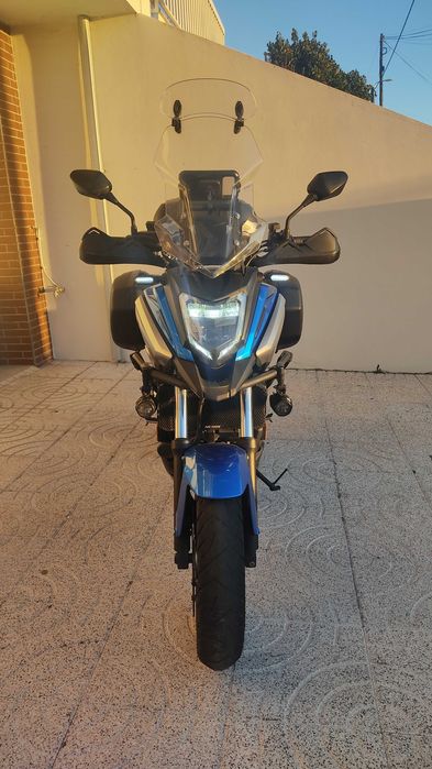Mota ideal para uso diário e viagens, muito económica, uma faz tudo