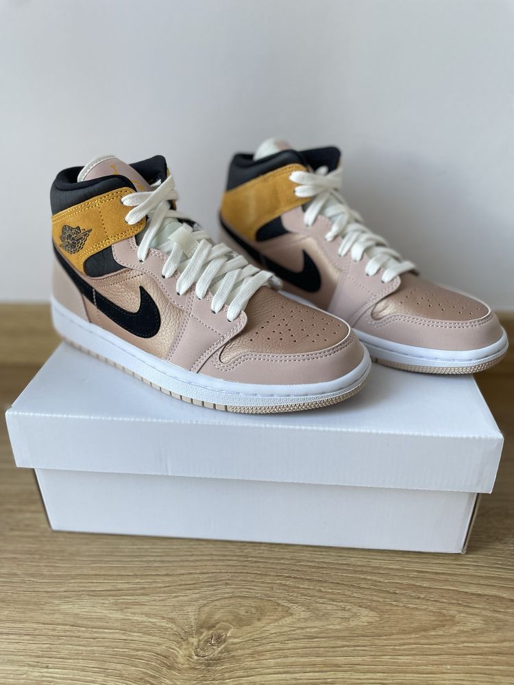 Air Jordan 1 Mid, Air Max 90 NRG, Air jordan 1 Low, Yeezy 350, 380 700