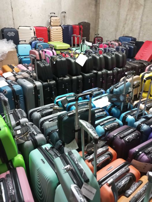 Walizka średnia xl z abs na 4 kołach podróżna