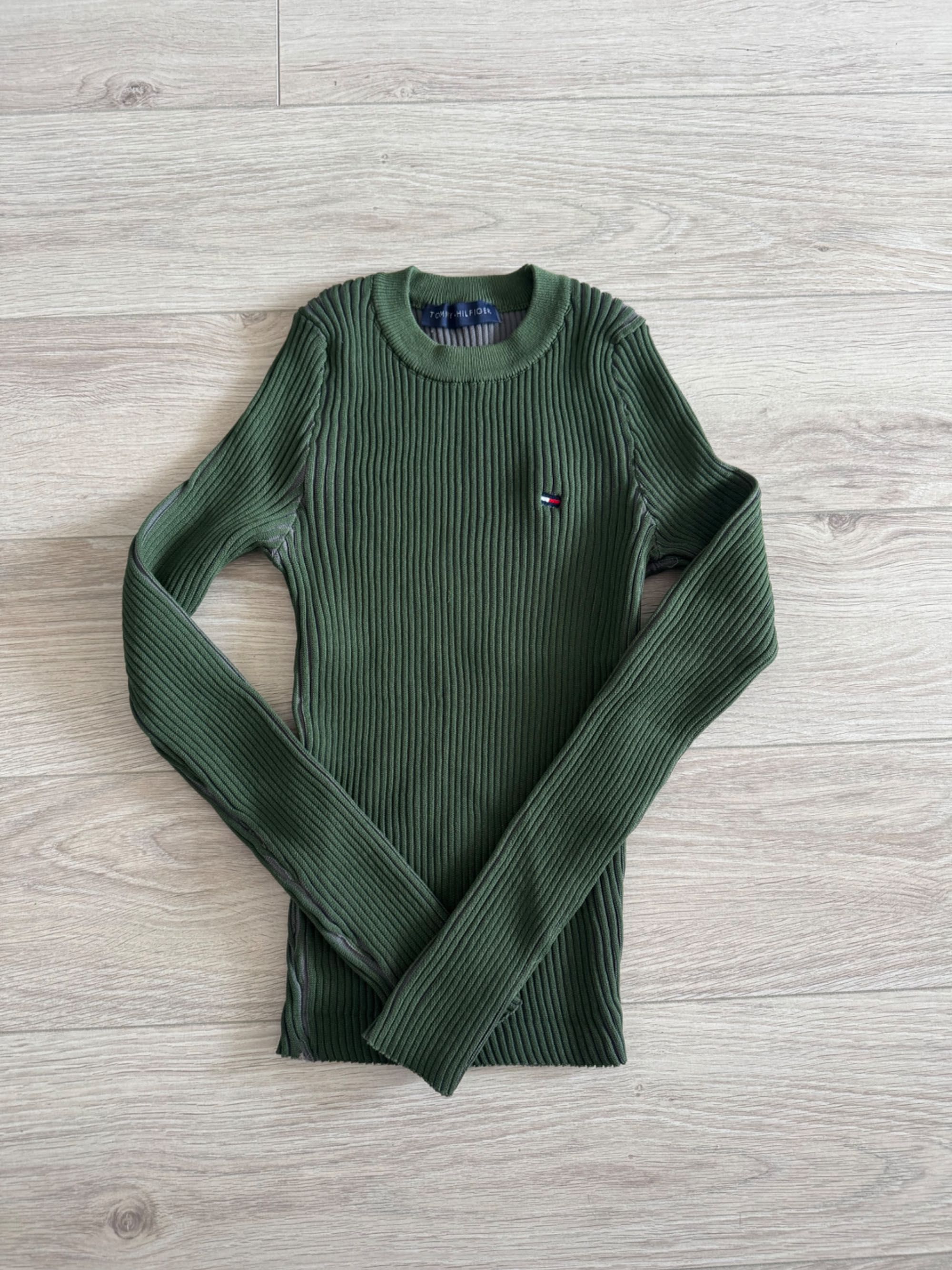 Nowy obcisły zielony sweterek Tommy Hilfiger ciepły wygodny modny