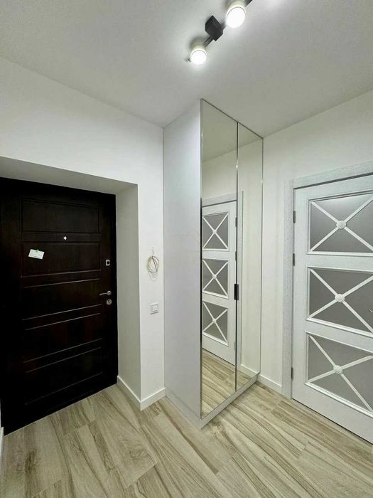 Продаж 1-кімнатної квартири з краєвидом на річку