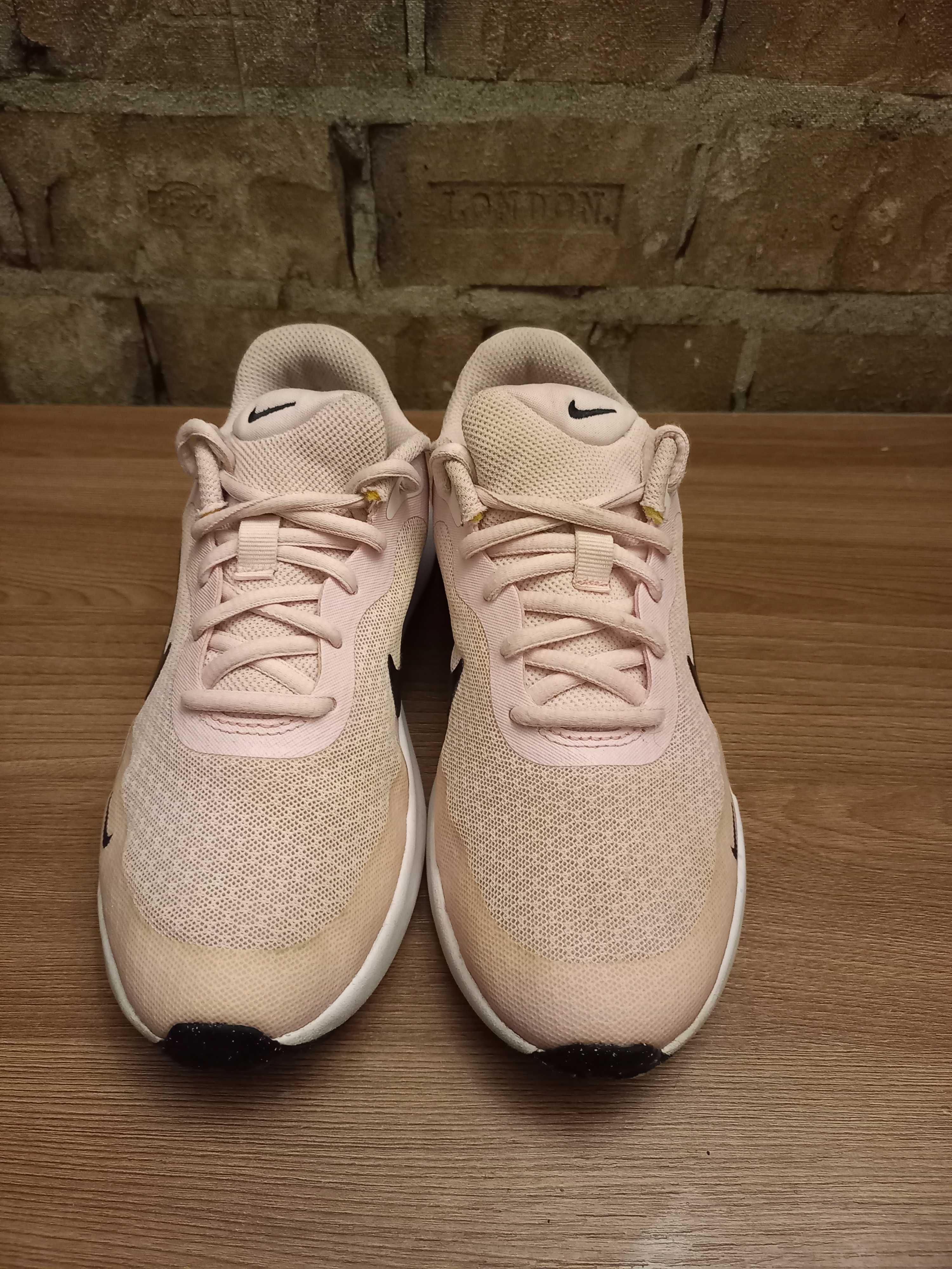 Детские кроссовки для девочки Nike Revolution 7.