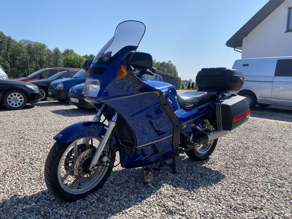 Kawasaki GTR 1000 z 1989 roku .