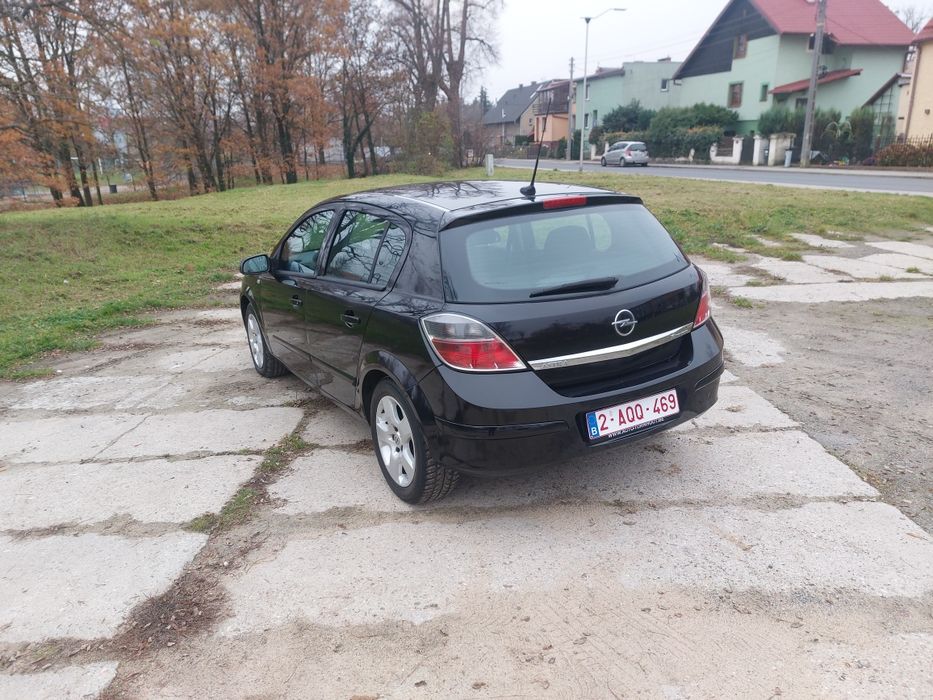 Opel Astra H 1.6 Benzyna Lift Hatchback 5-Drzwi