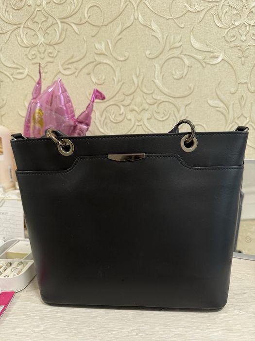 Шкіряна чорна сумка