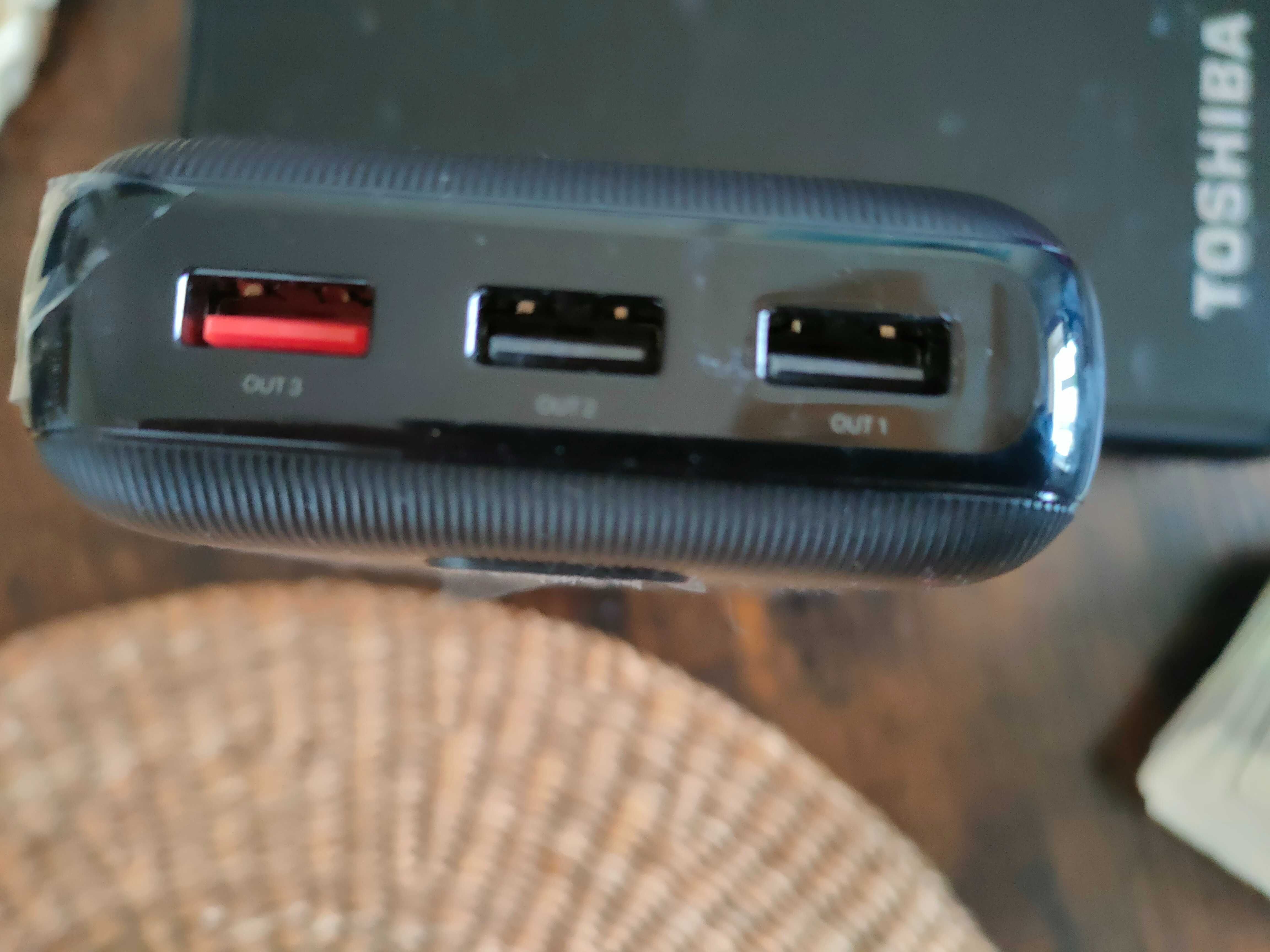 3 powerbanki jeden 30 i 2 10 tysięcy