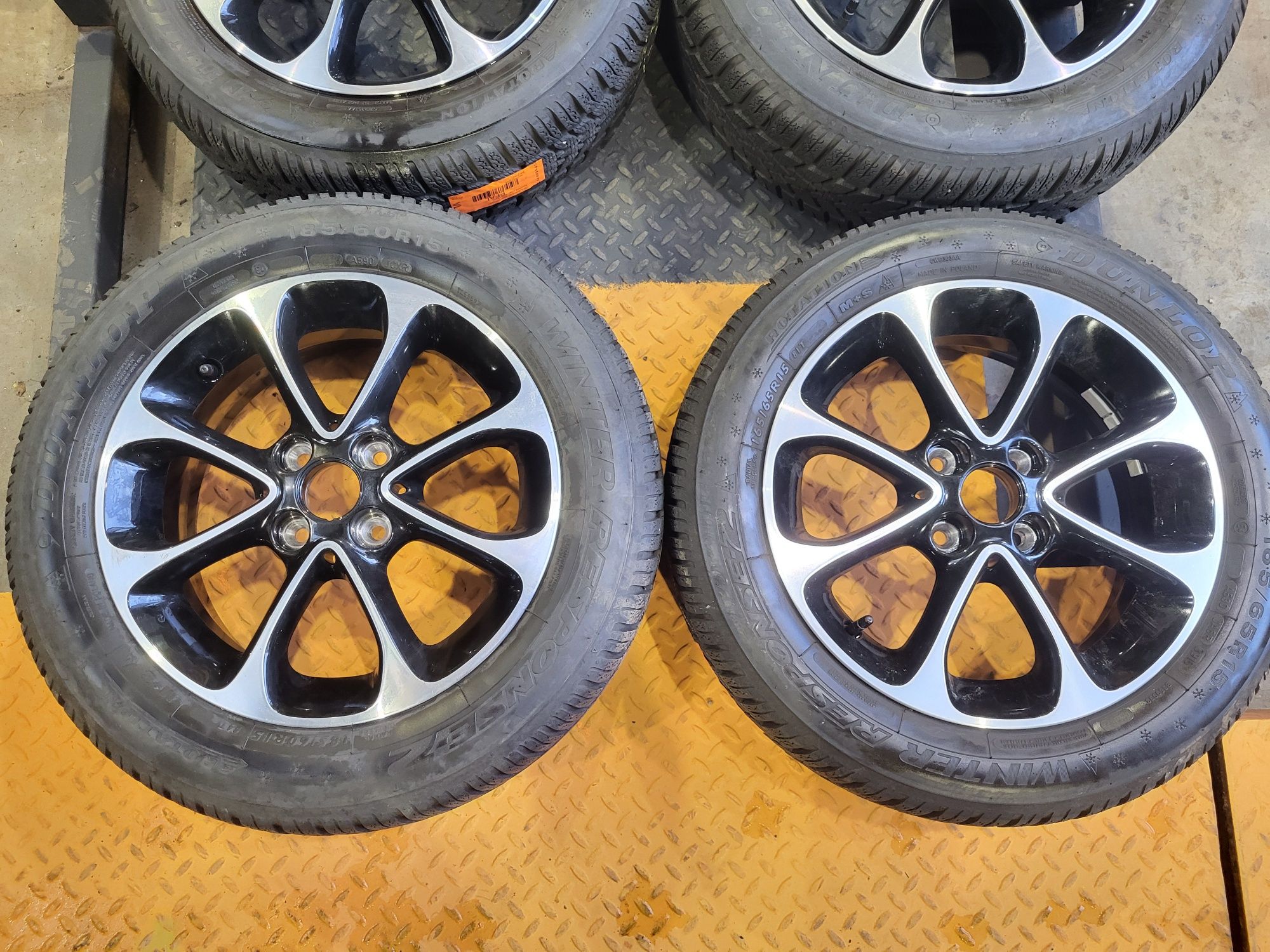 Całe koła Smart 4x100 185/60/15 Dunlop 7mm dot2616r