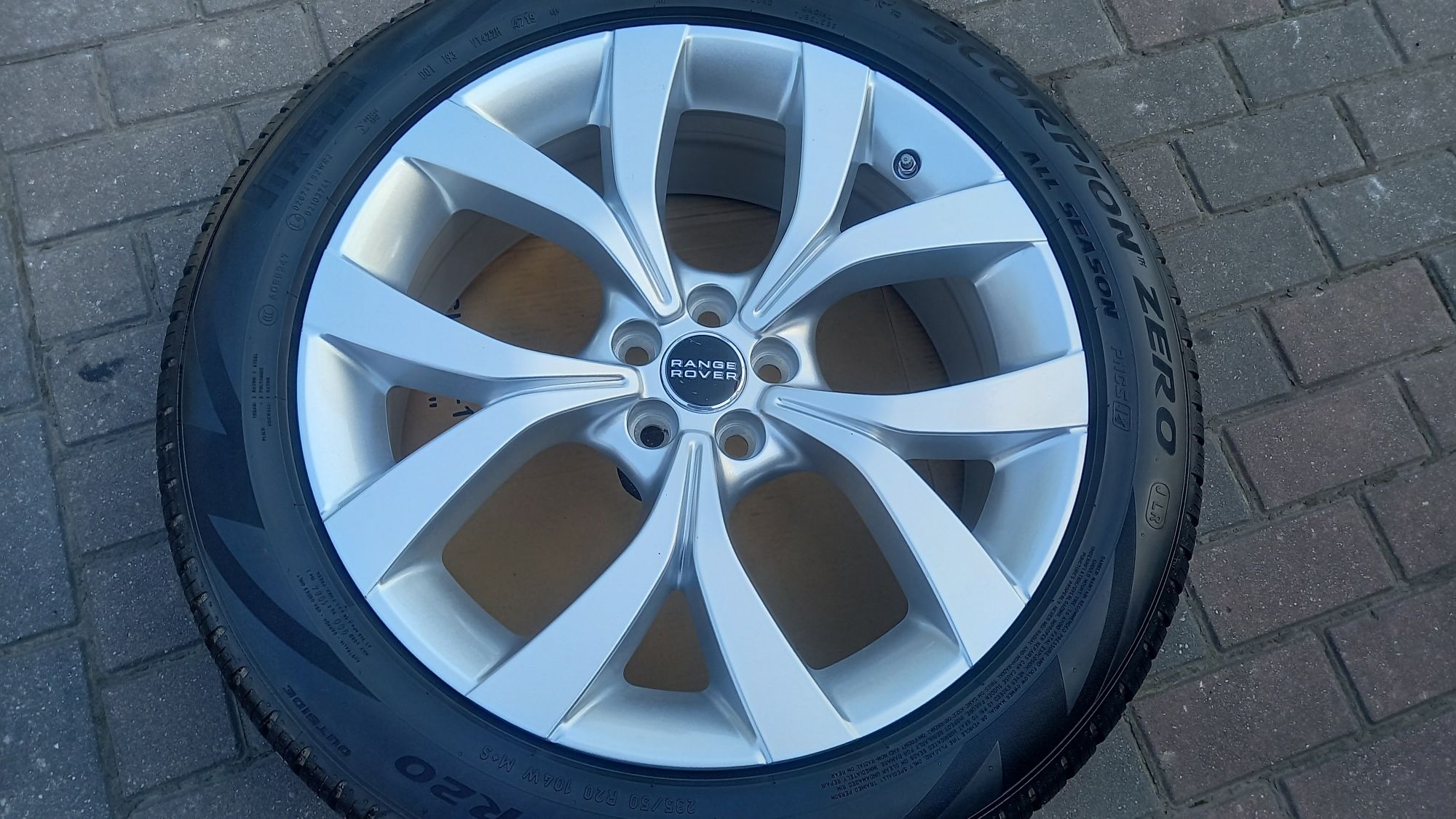 Koła Demo Land Rover Evoque 20" 8J ET 40 5x108 235/50 R20 4szt