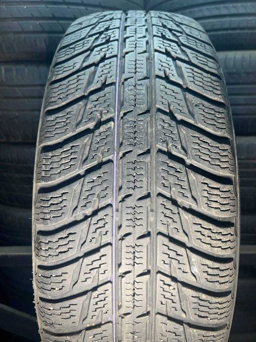 225/65 R17 Nokian пара зима
