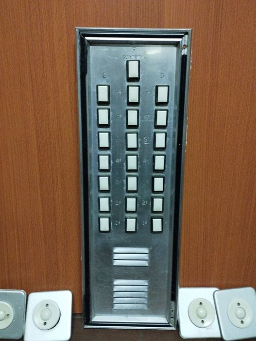 Painel intercomunicador/ campainha prédio