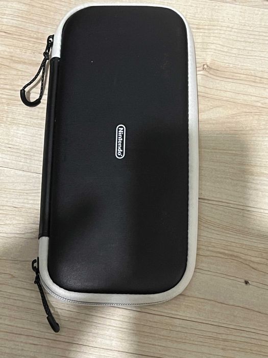 Nintendo Switch OLED + komplet + oryginalne etui Nintendo