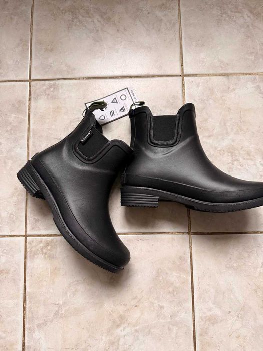 Класичні укорочені резинові жіночі чоботи