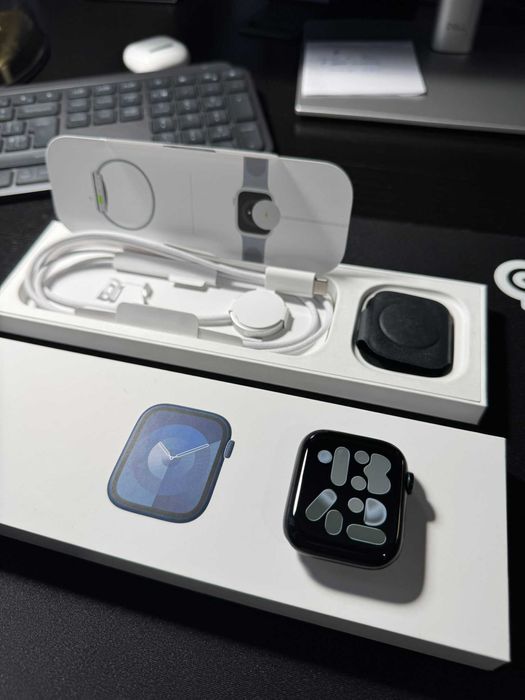 Apple Watch 9 45mm, Original Midnight Aluminium Case