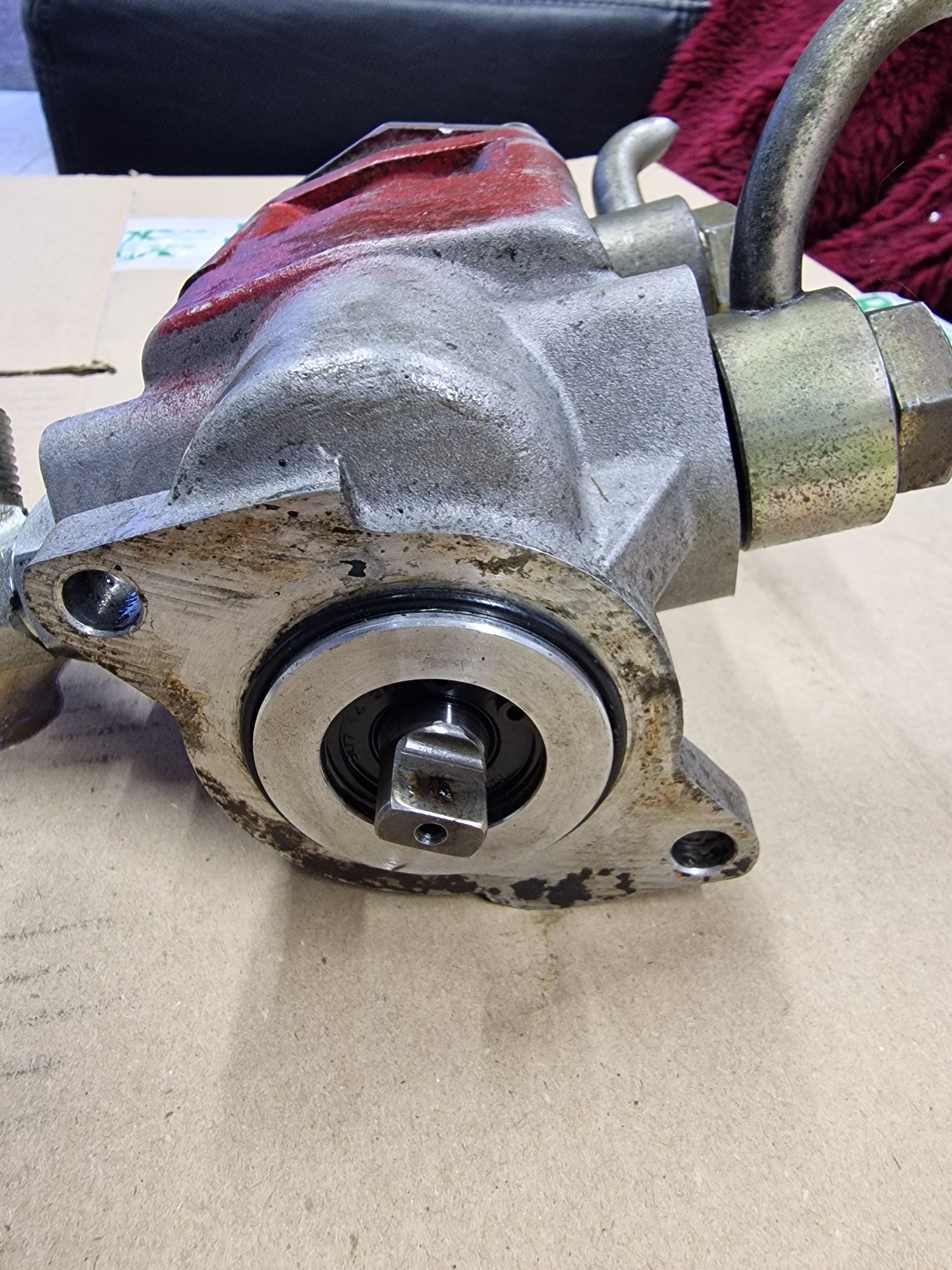 Pompa hydrauliczna dwusekcyjna