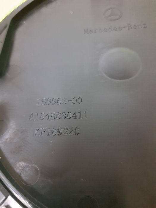 A1648880411 Емблема в решітку радіатора під дістронік Mercedes