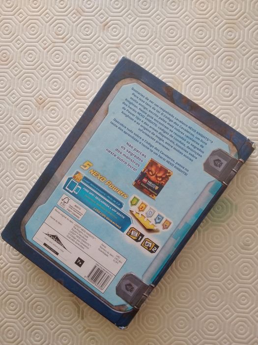 Livro Lego NEXO KNIGHTS O código dos Cavaleiros guia para aprendizes.