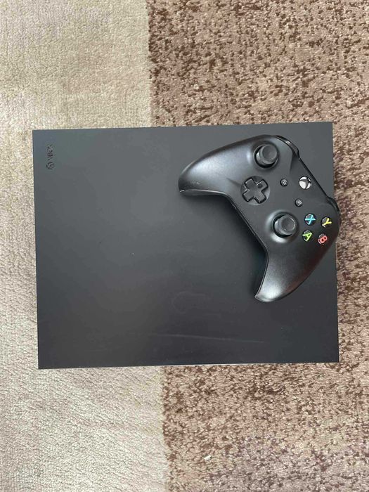 Xbox One X 1TB (z napędem) Bardzo dobry stan | Pad | Pełne okablowanie