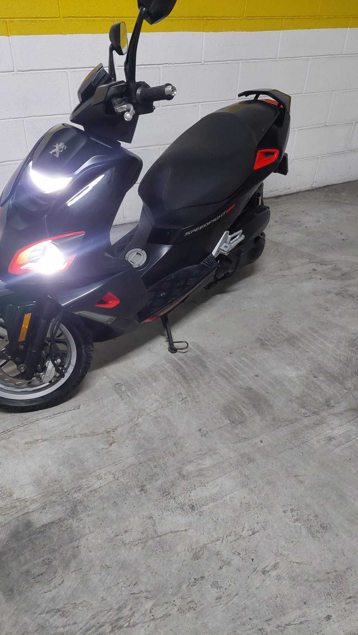 Peugeot speefight 125 igual a nova