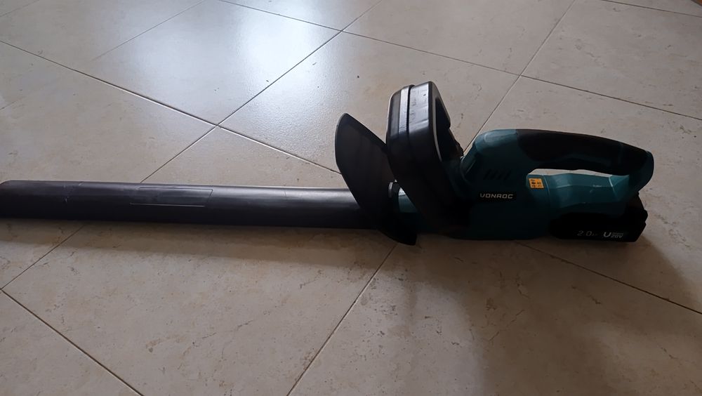 Corta sebes a bateria