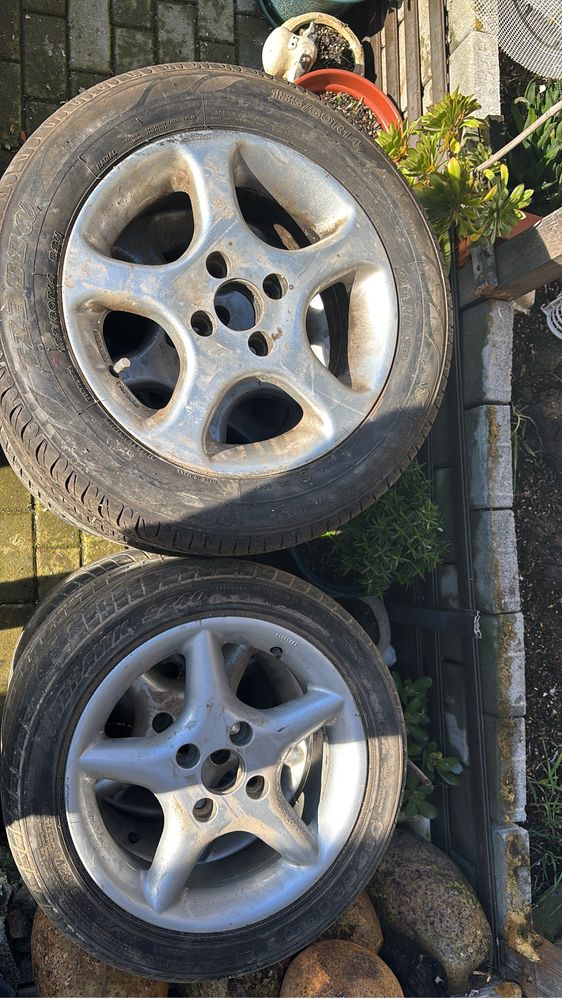 Rodas 185/60R14 e 195/50R15