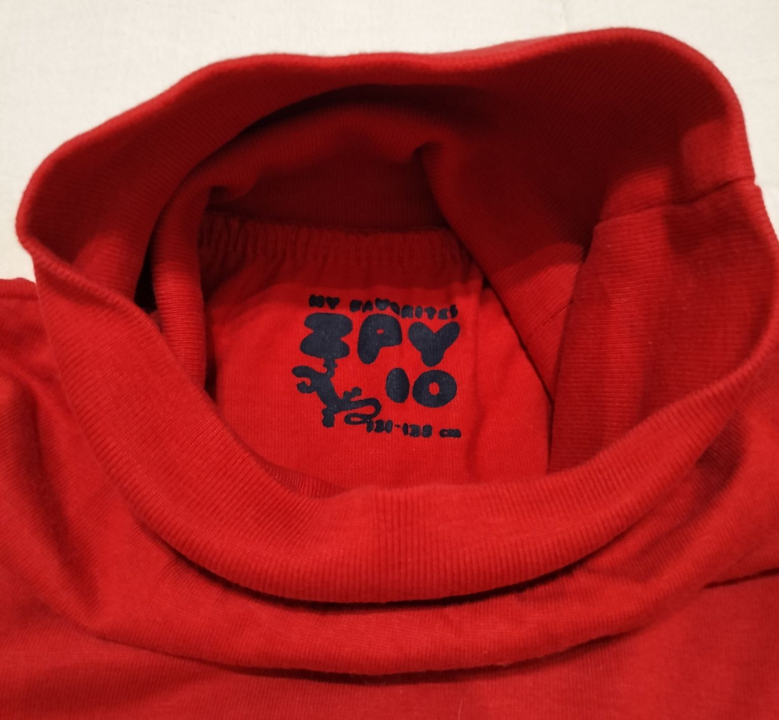 Camisola de gola alta de criança