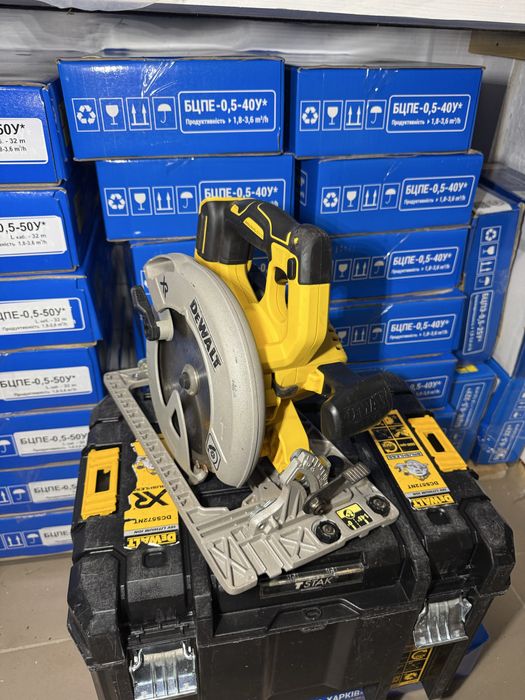 Пила дискова акумуляторна DeWALT DCS572 паркетка торцовка
