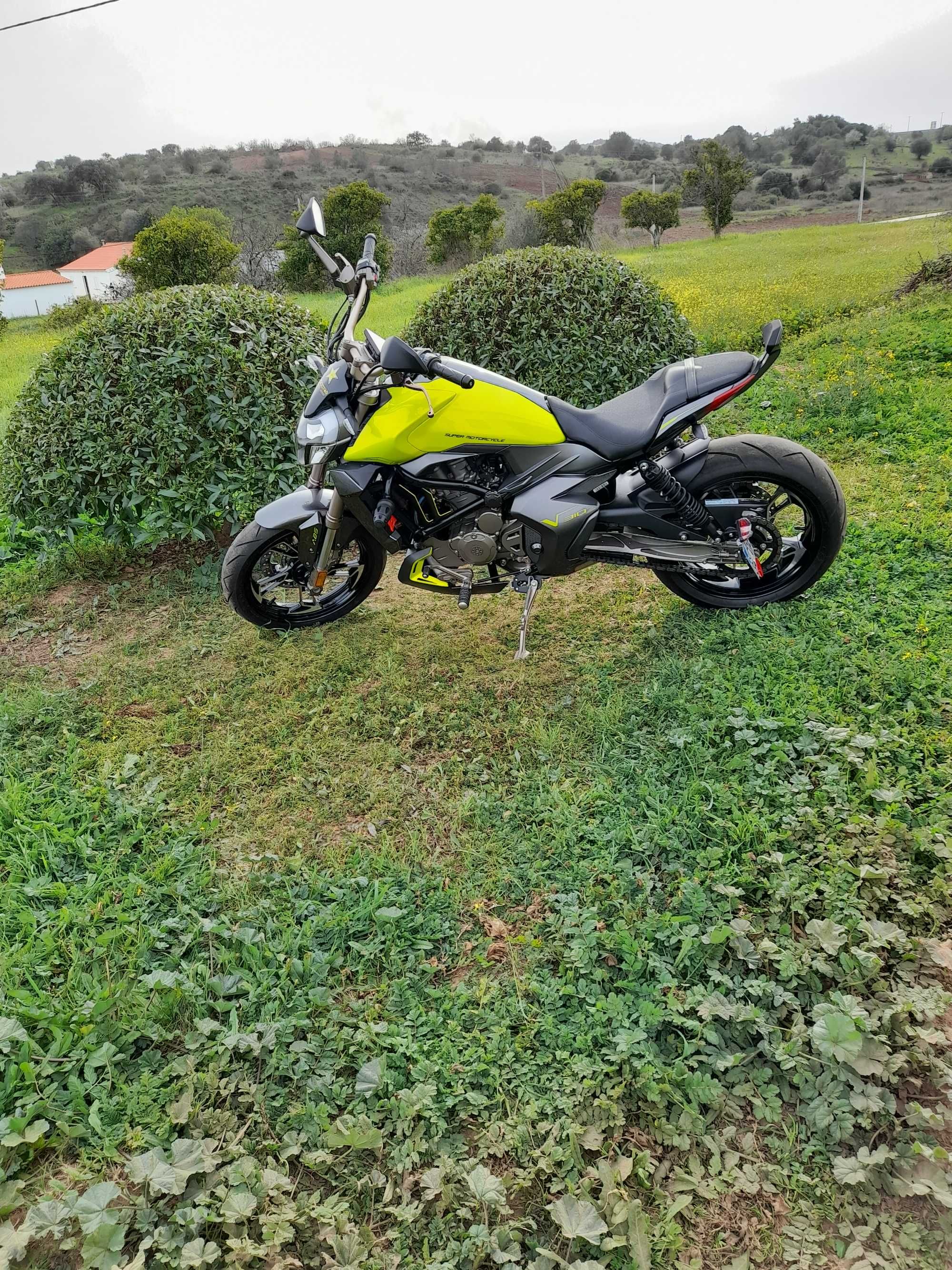 Zontes 310V como nova