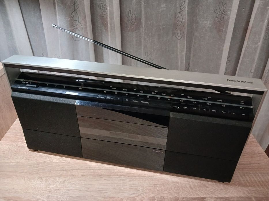 Кассетный магнитофон "Bang&Olufsen" - Beosystem10