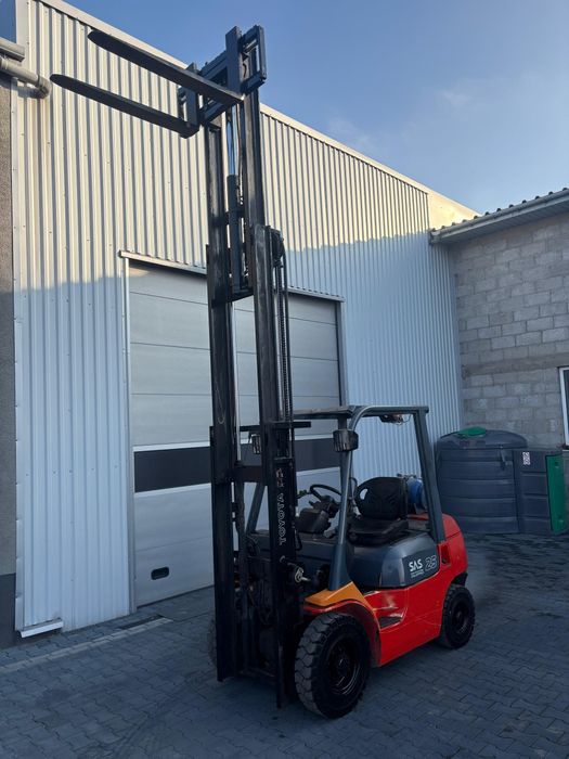 Wózek widłowy TOYOTA 7FGF25, triplex, przesuw, GAZ