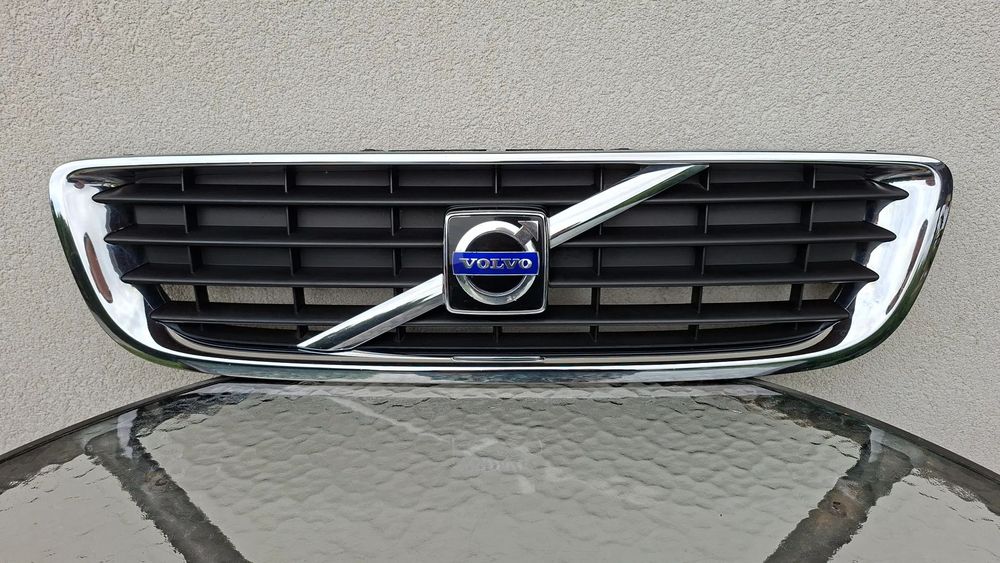 VOLVO S40 II V50 LIFT 07-12 GRILL ATRAPA 31283151