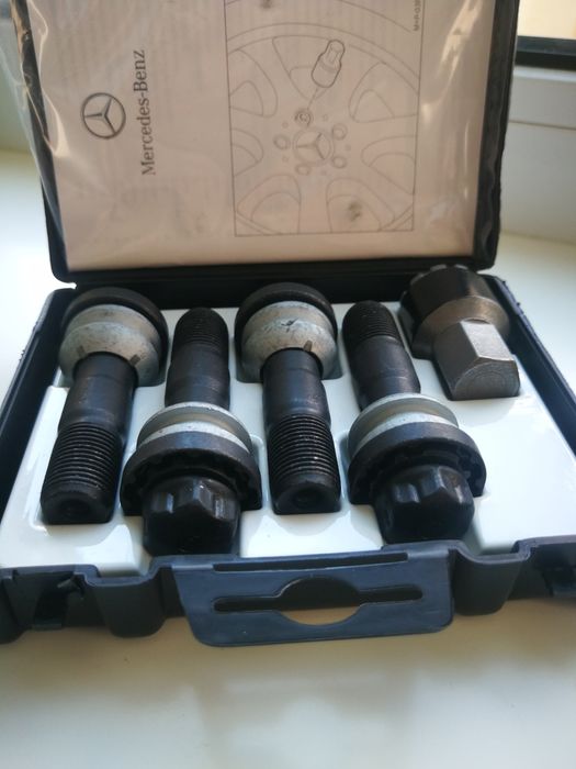 Набір кріплення коліс X167V167 (02/19-) M15×1,25