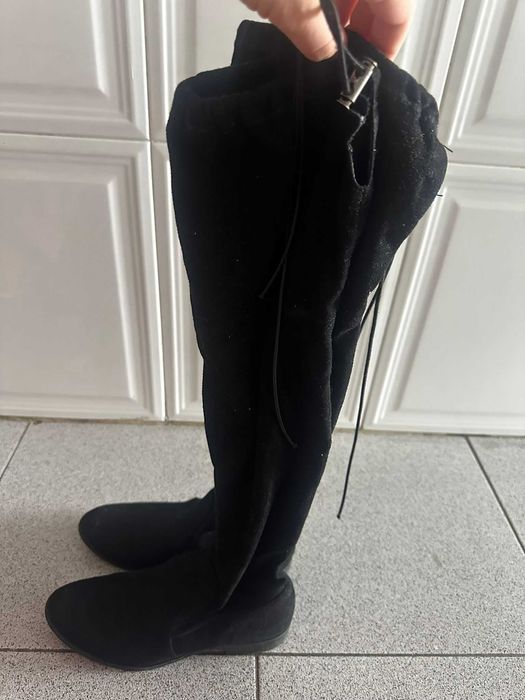 Botas de camurça de cano alto pretas