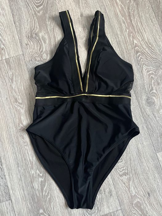 Купальник суцільний чорний