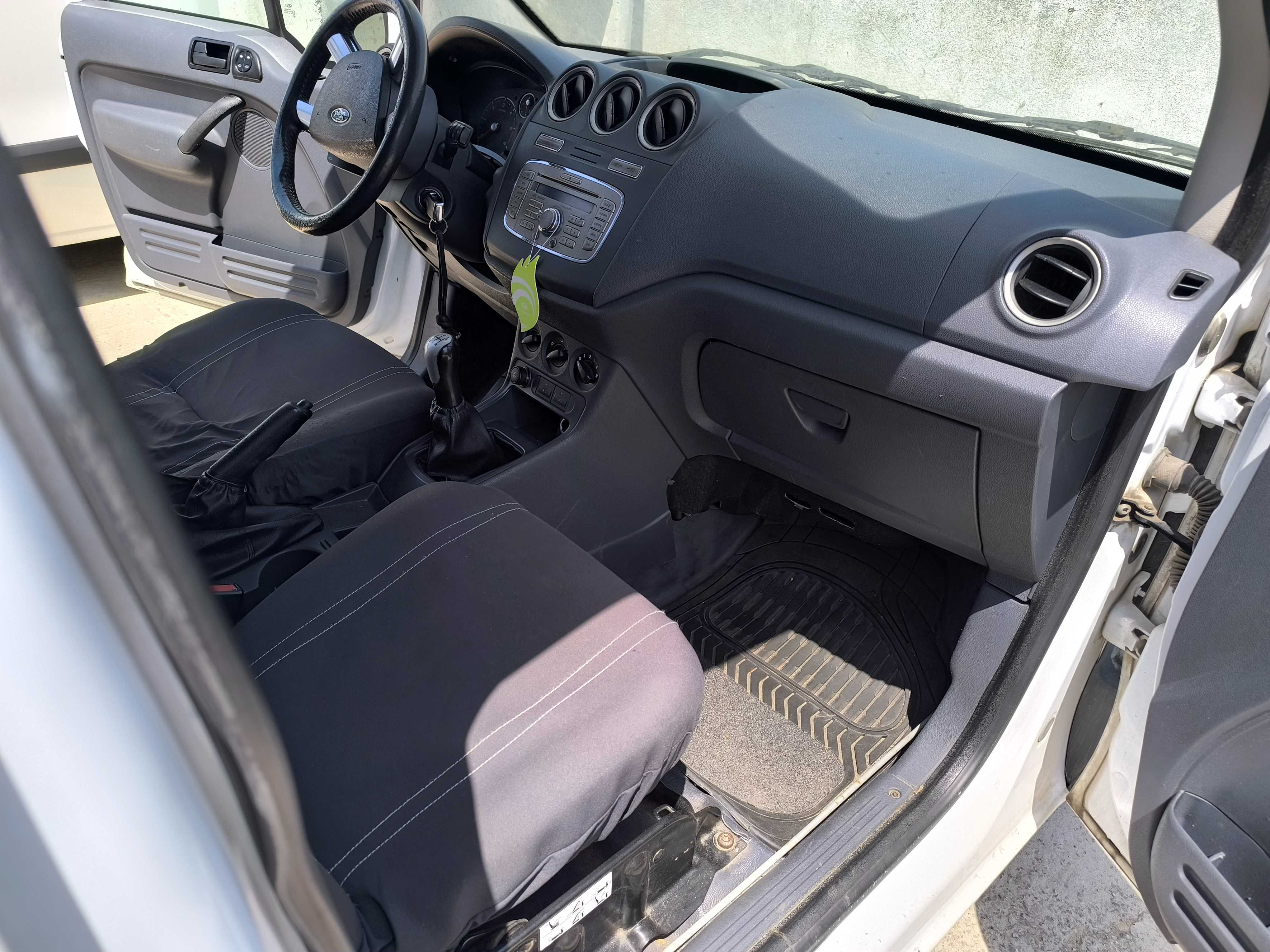 Ford Transit Connect - Avariada