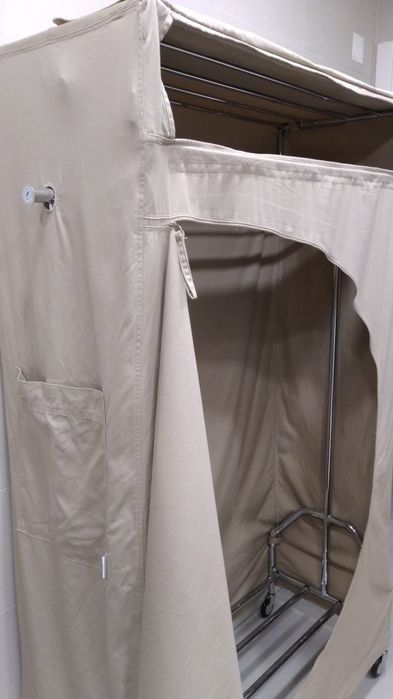 Charriott para roupa