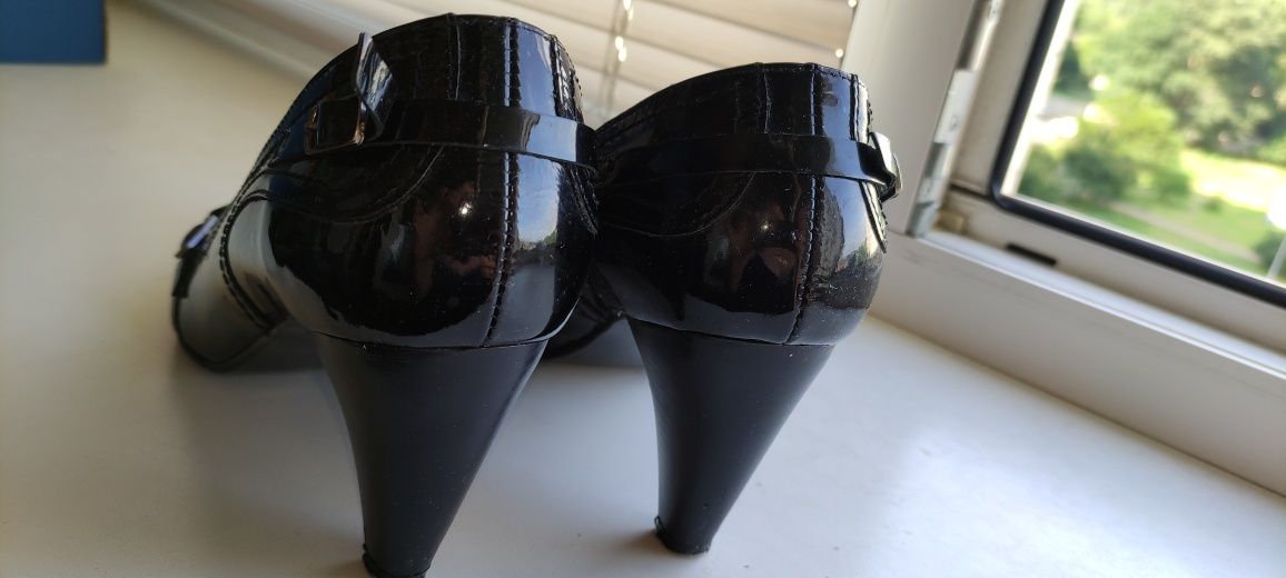Туфли женские размер 40 кожа-лак