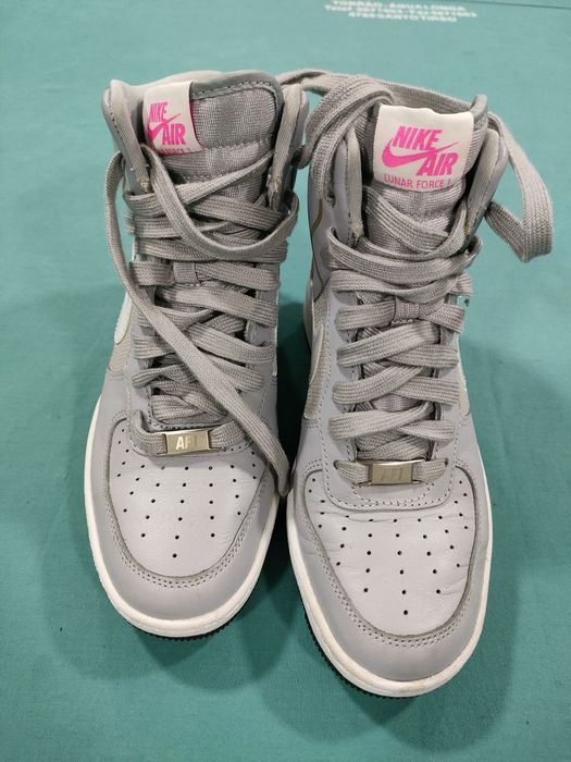 Nike Air Force semi-novas
